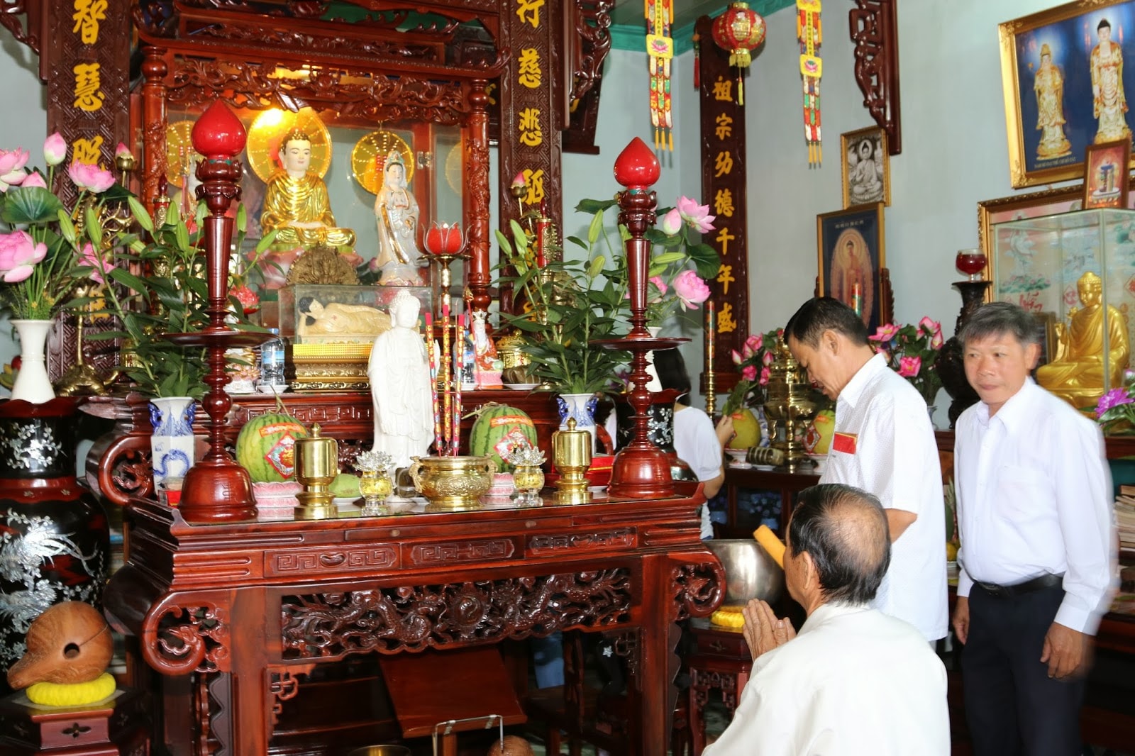 Văn khấn ngày rằm mùng 1 hàng tháng